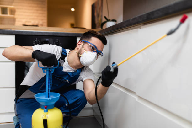 Best Exterminator Services  in Carrington, ND